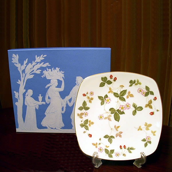 �E�F�b�W�E�b�h�iWedgwood�j���C���h�X�g���x���[ �M�t�g�{�b�N�X �X�N�G�A�N�[�v�v���[�g�i�M�j20cm